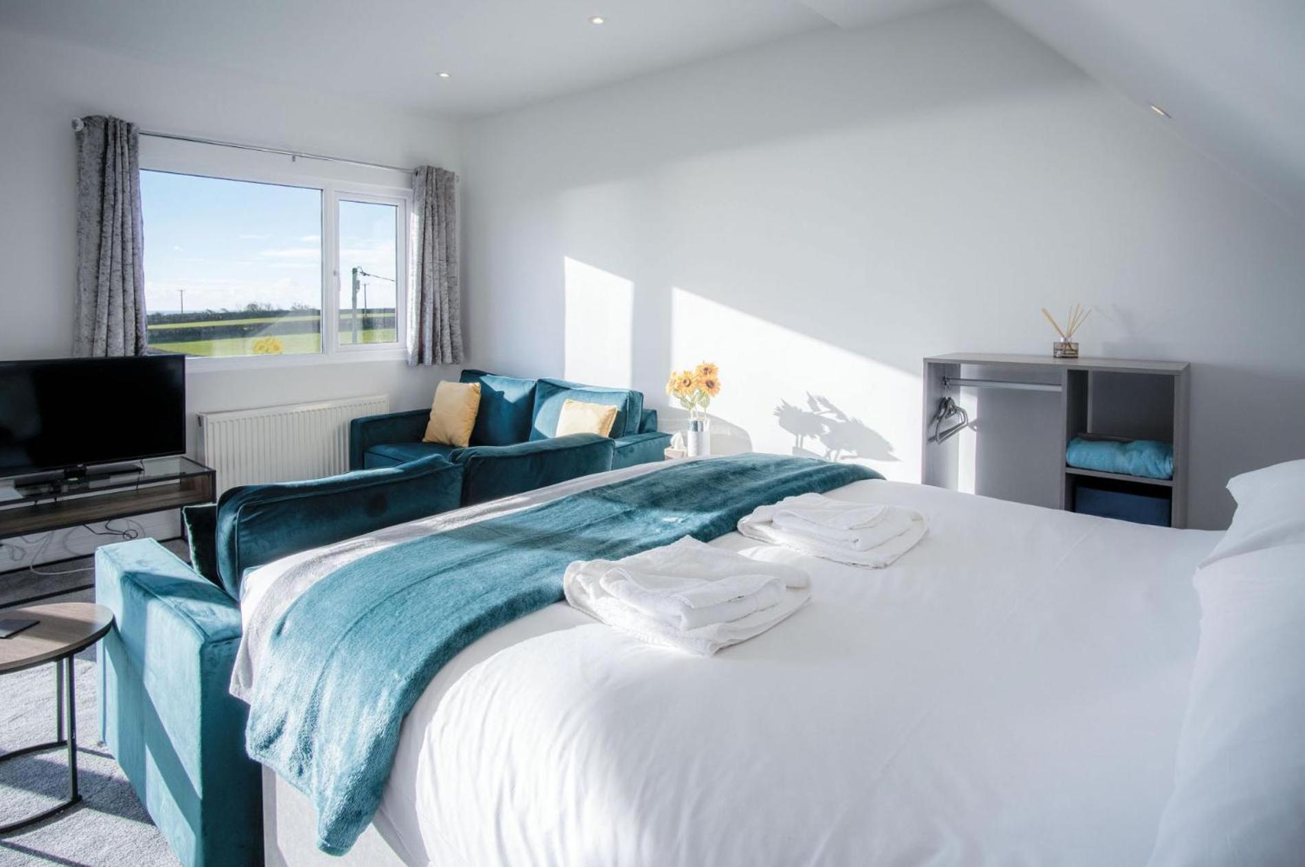 The Penthouse - 1 Bedroom Apartment - Ocean Breeze Port-Eynon Zewnętrze zdjęcie