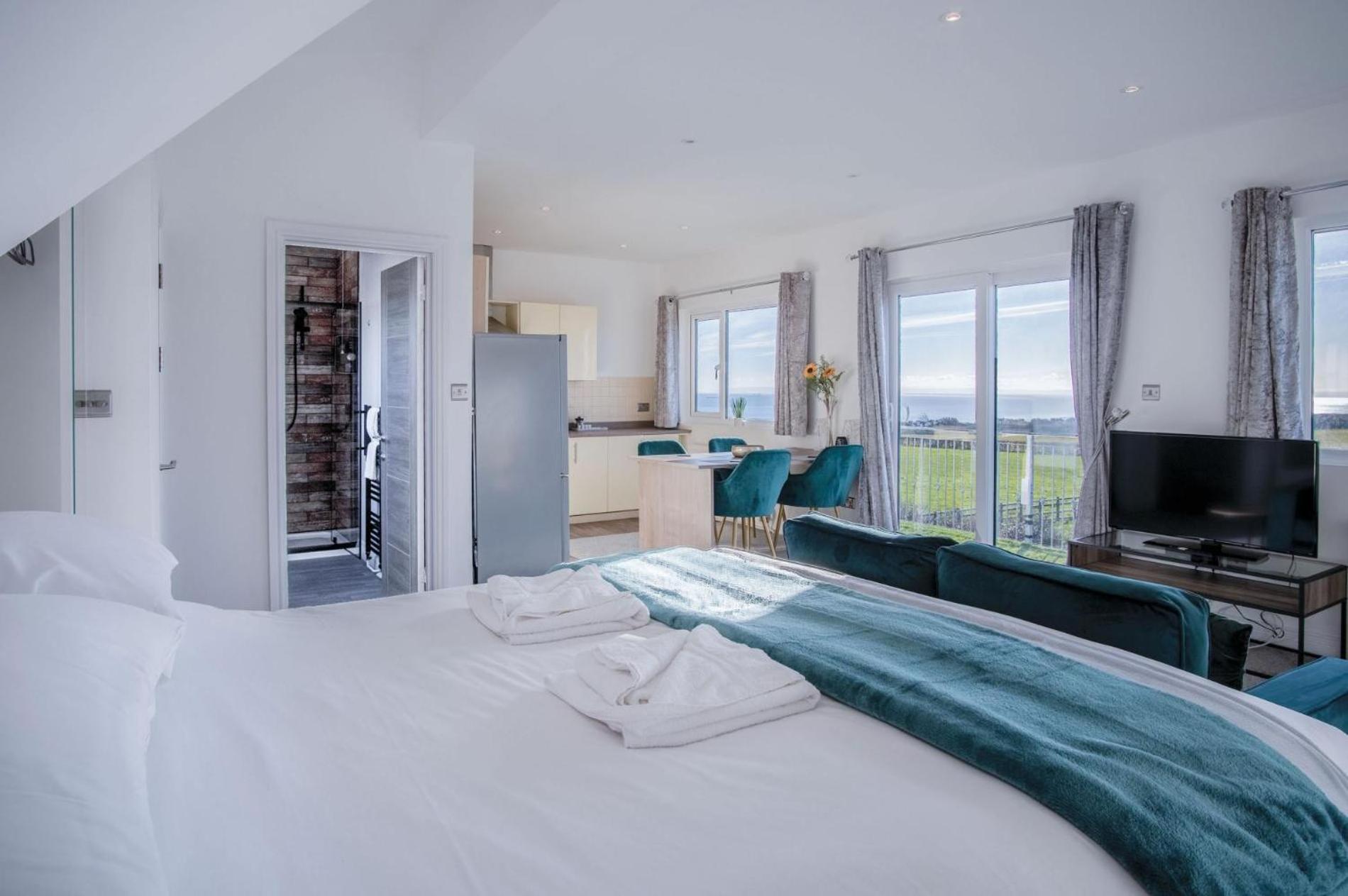 The Penthouse - 1 Bedroom Apartment - Ocean Breeze Port-Eynon Zewnętrze zdjęcie